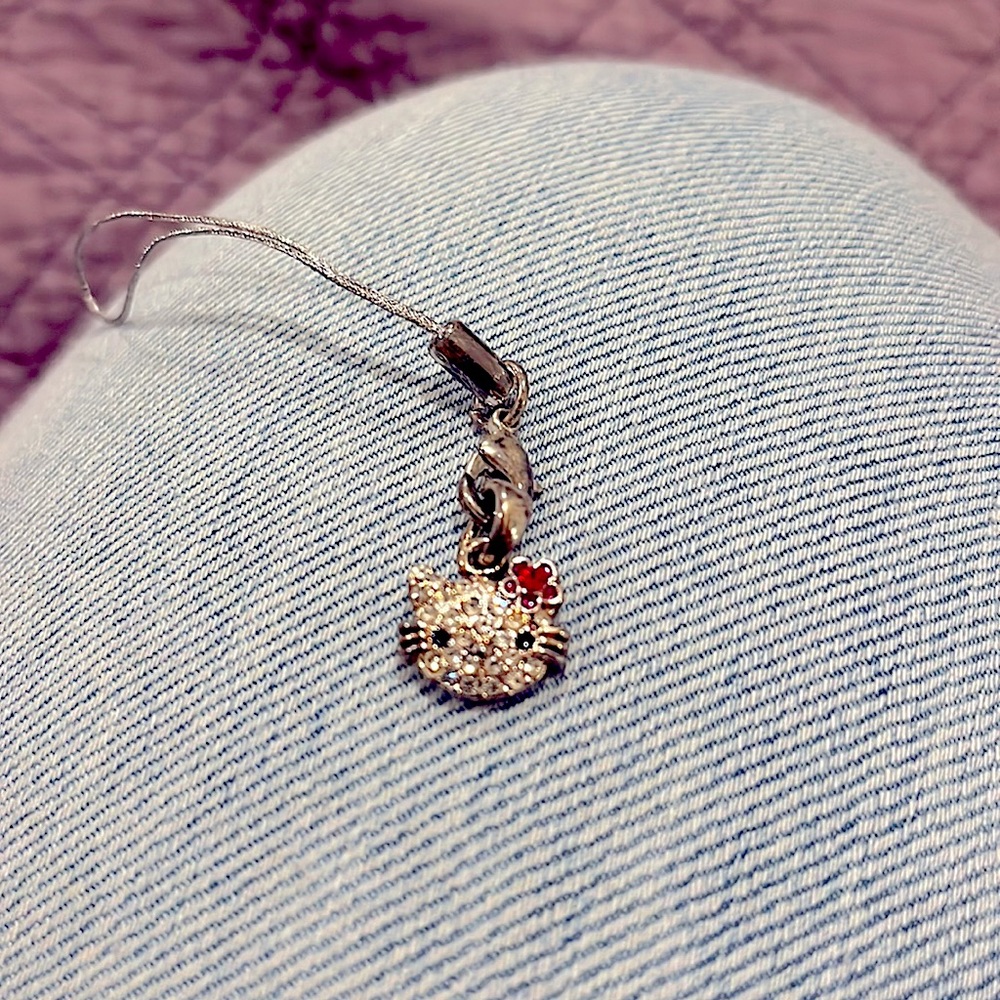 NWOT Hello Kitty Anywhere Charm by Sanrio/Avon